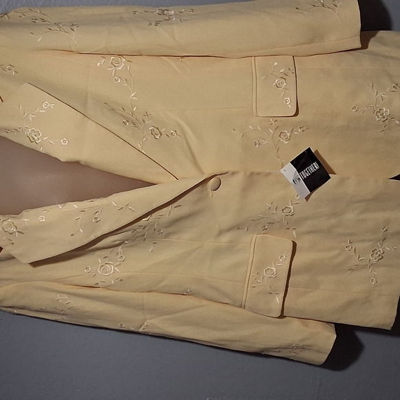 Together Cream Floral Embroidered Blazer - Picture 5 of 9